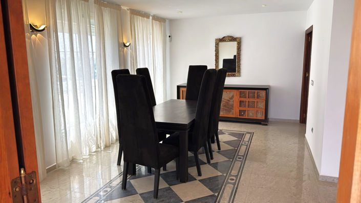 Image No.14-3 Bed House for sale