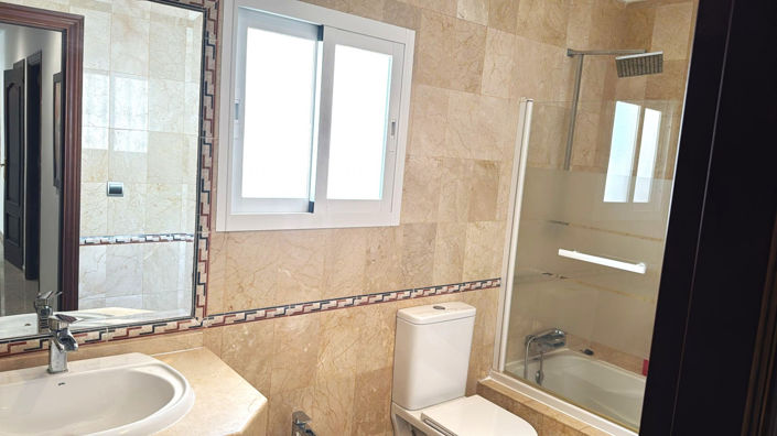 Image No.6-3 Bed House for sale