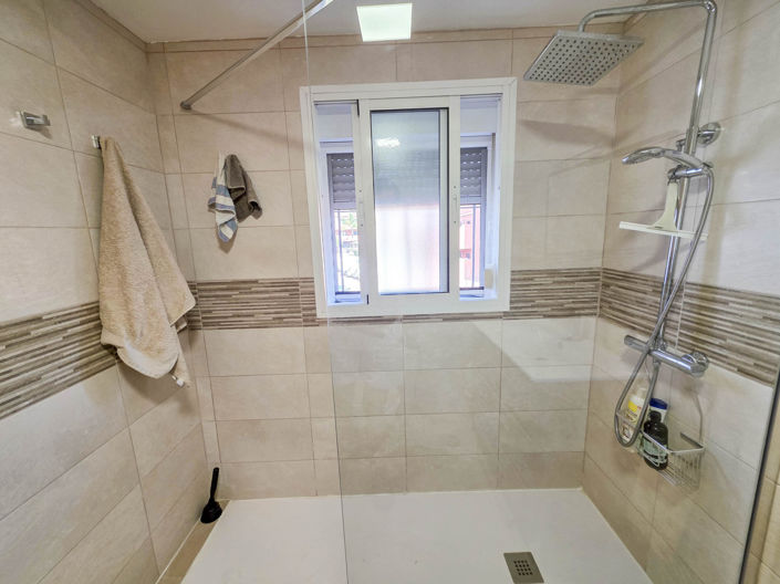 Image No.26-3 Bed Townhouse for sale