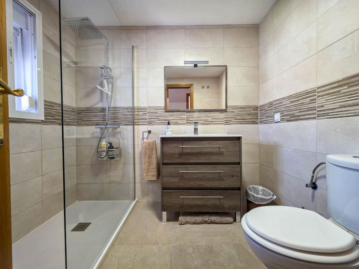 Image No.8-3 Bed Townhouse for sale