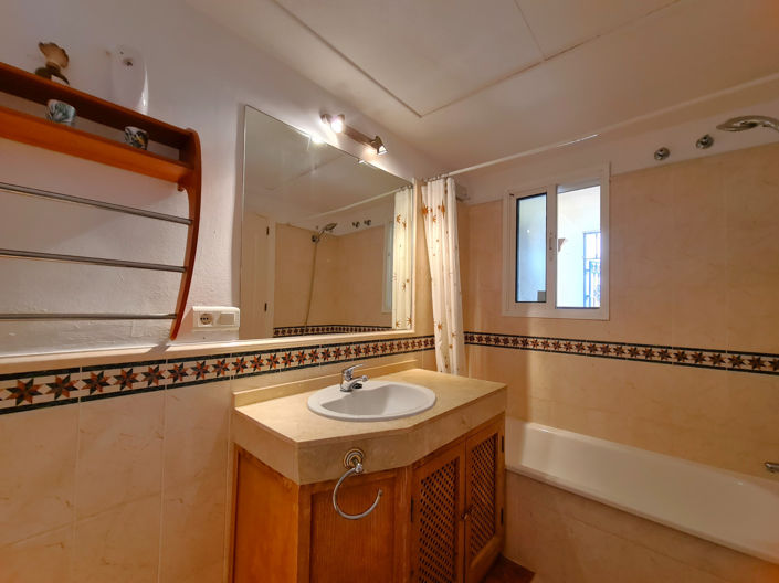 Image No.29-3 Bed Property for sale