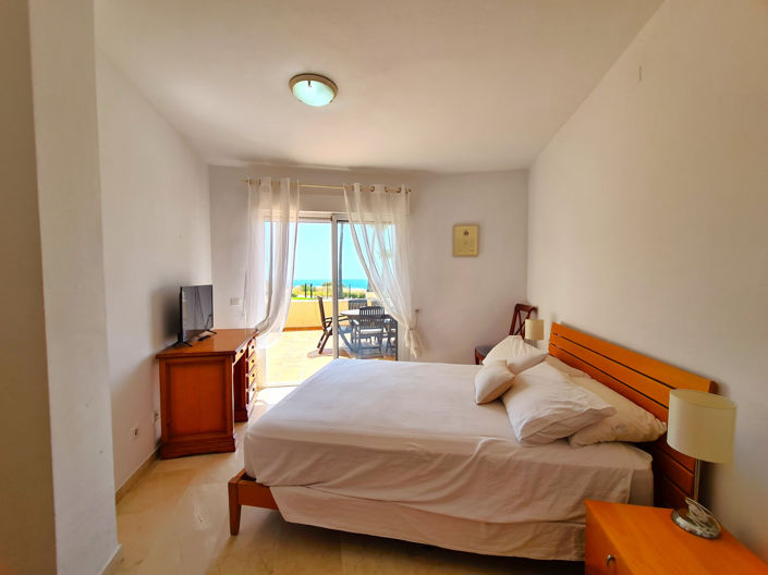 Image No.37-3 Bed Property for sale