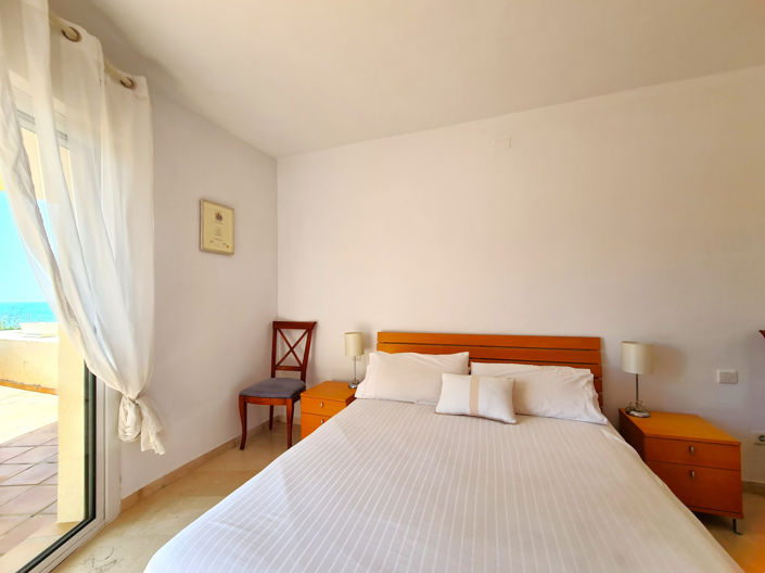 Image No.38-3 Bed Property for sale