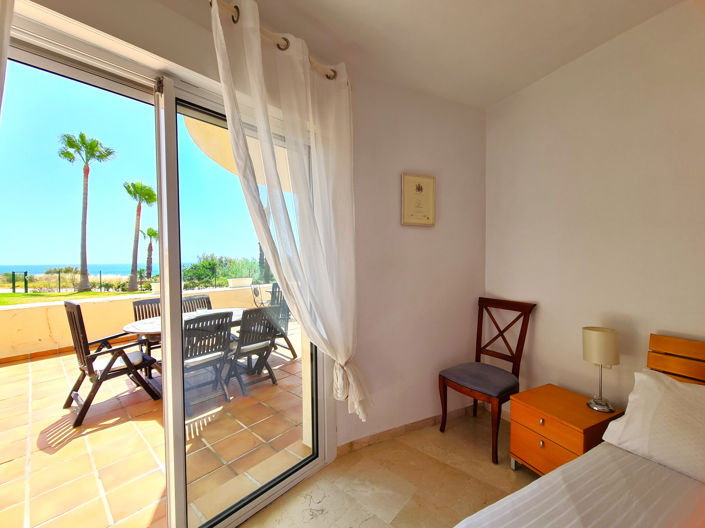 Image No.40-3 Bed Property for sale