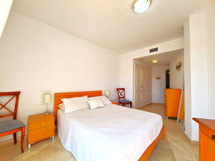 Image No.41-3 Bed Property for sale