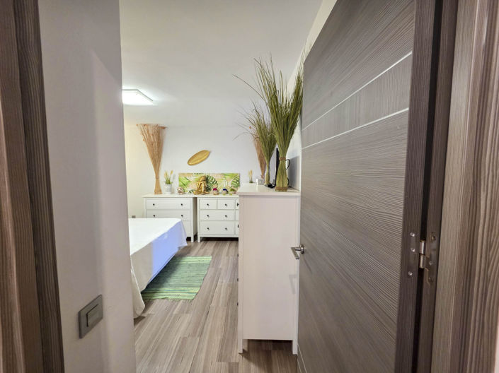 Image No.28-1 Bed Property for sale