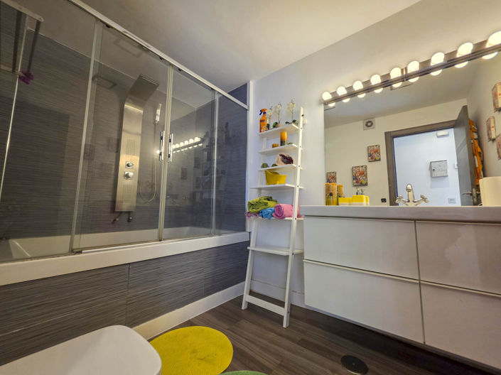 Image No.8-1 Bed Property for sale