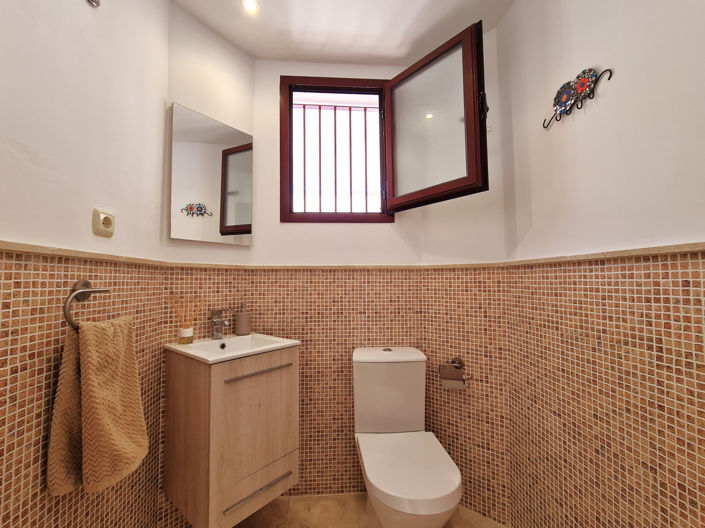 Image No.21-4 Bed House for sale