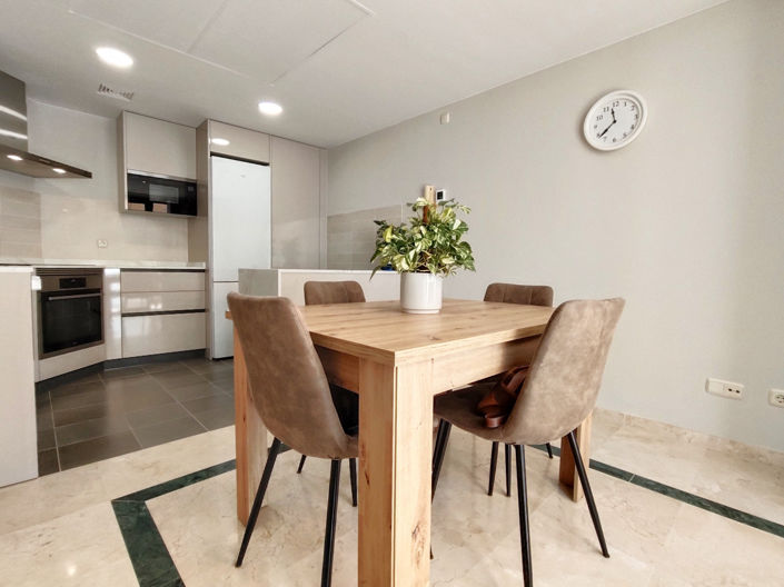 Image No.24-4 Bed House for sale