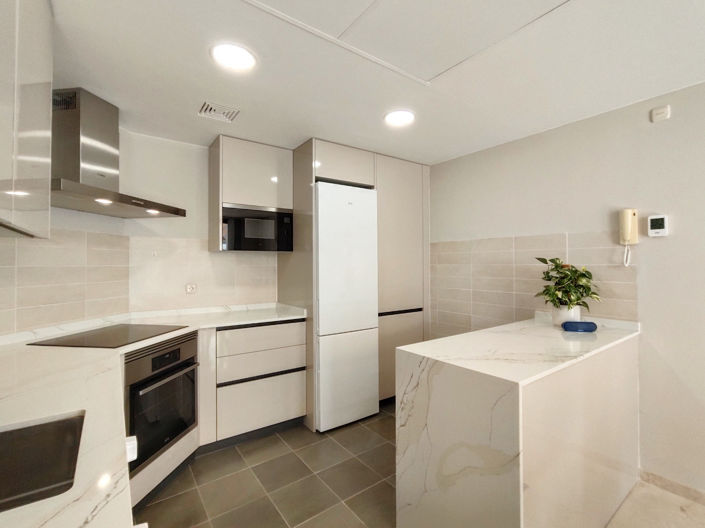 Image No.28-4 Bed House for sale