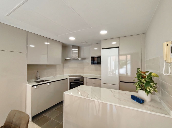 Image No.3-4 Bed House for sale