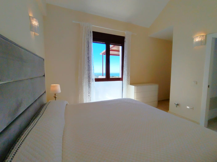 Image No.31-4 Bed House for sale