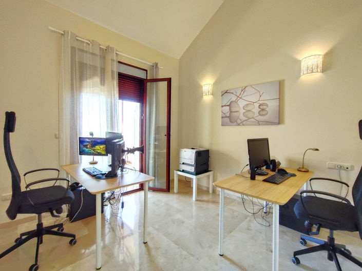 Image No.36-4 Bed House for sale