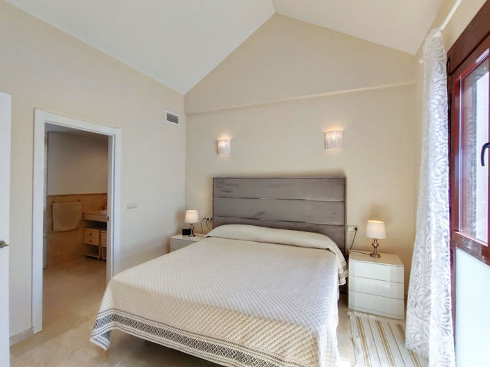 Image No.5-4 Bed House for sale