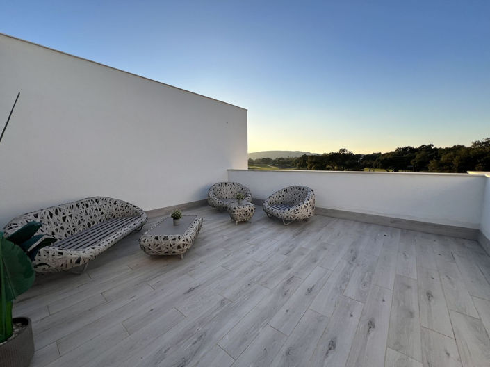 Image No.18-3 Bed House for sale