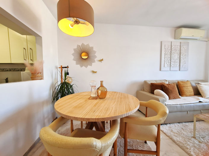 Image No.21-2 Bed Property for sale