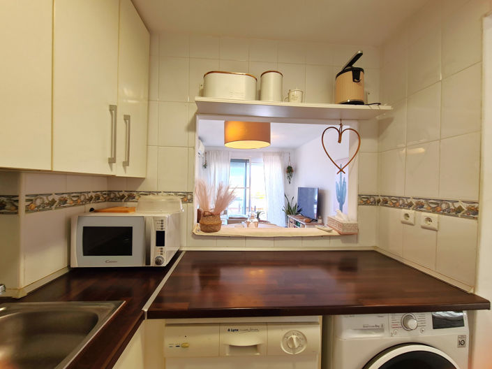 Image No.30-2 Bed Property for sale