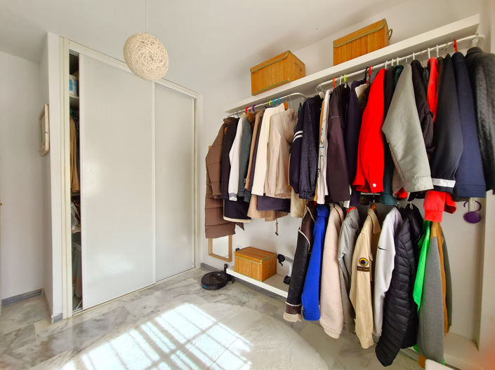 Image No.43-2 Bed Property for sale