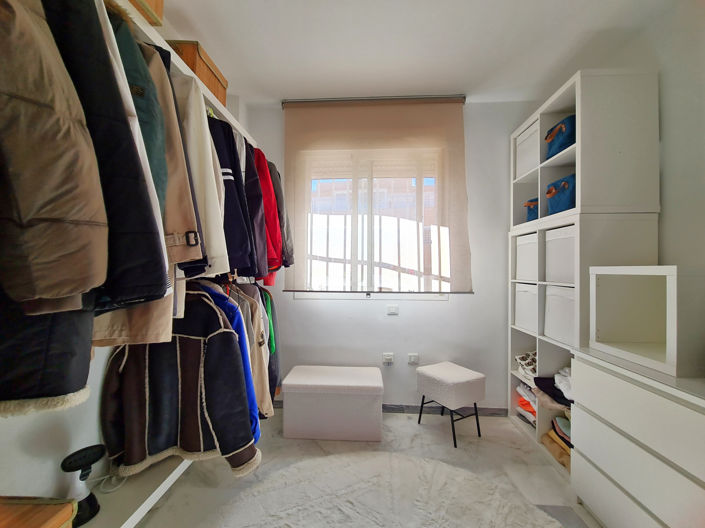 Image No.45-2 Bed Property for sale