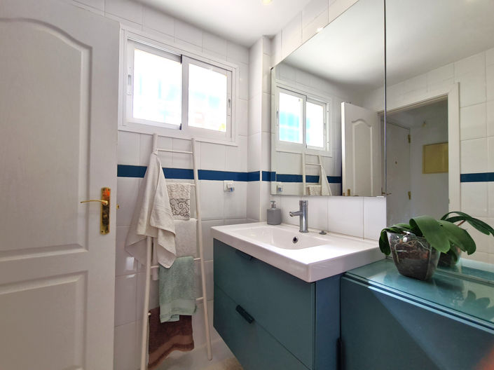 Image No.50-2 Bed Property for sale