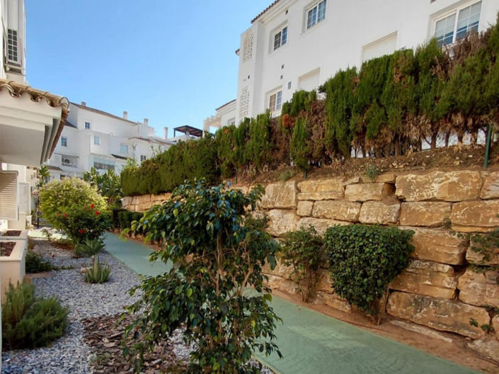 Image No.13-1 Bed Property for sale