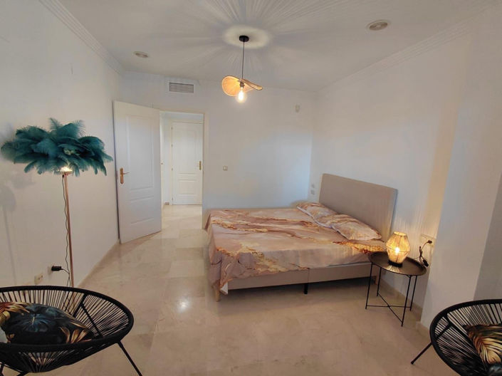 Image No.5-1 Bed Property for sale