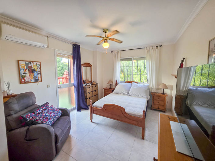 Image No.10-4 Bed Villa for sale