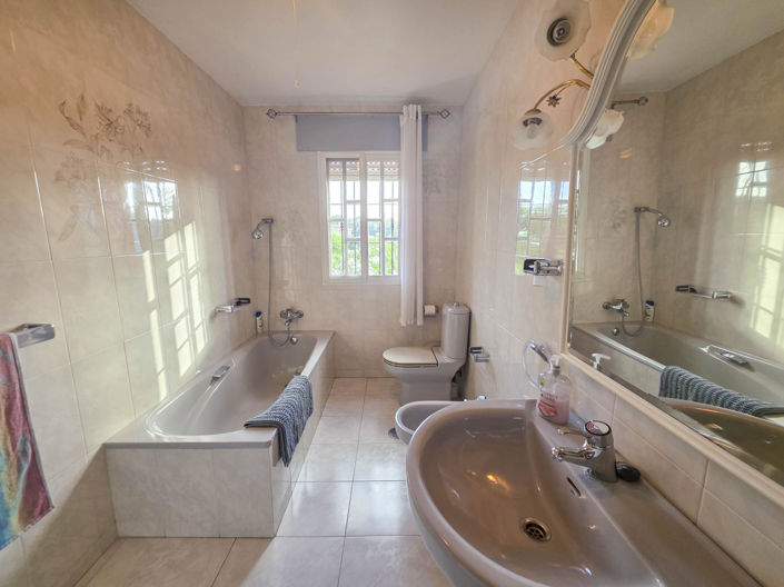 Image No.11-4 Bed Villa for sale