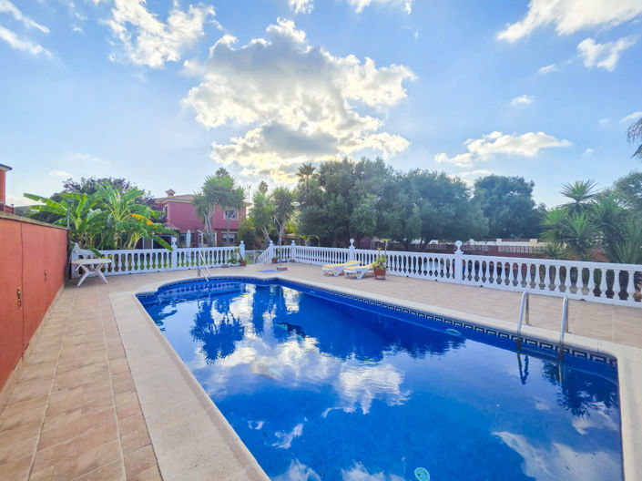 Image No.25-4 Bed Villa for sale