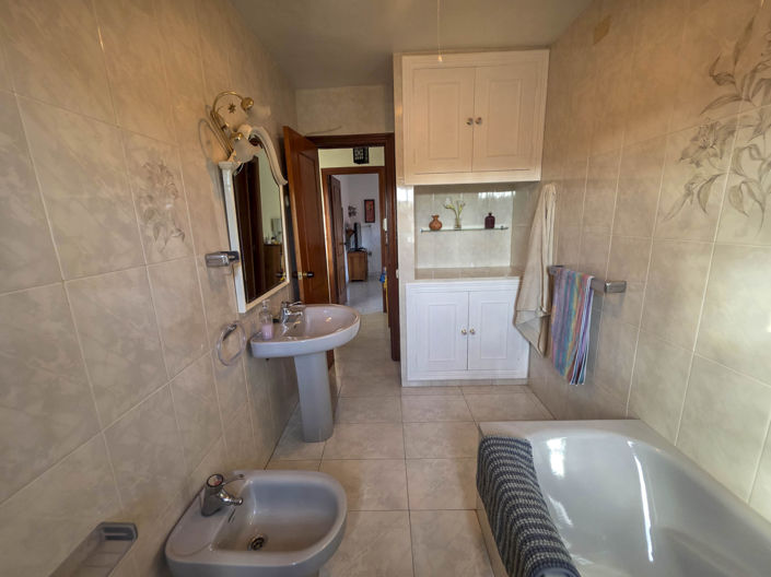 Image No.41-4 Bed Villa for sale