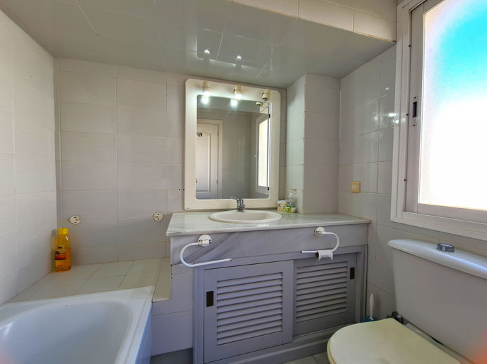 Image No.32-3 Bed House for sale