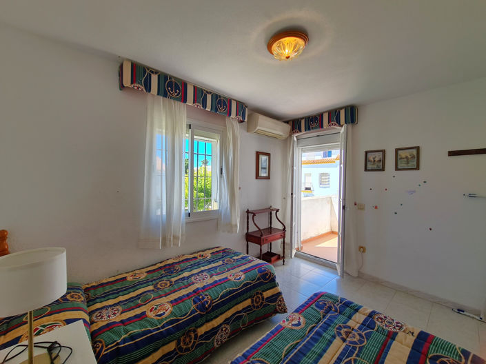 Image No.36-3 Bed House for sale