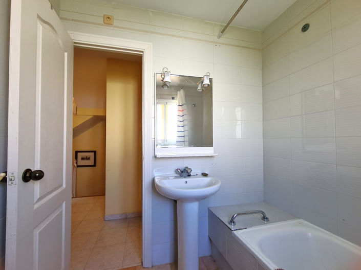 Image No.42-3 Bed House for sale