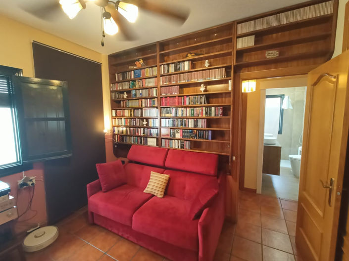 Image No.1-3 Bed House for sale