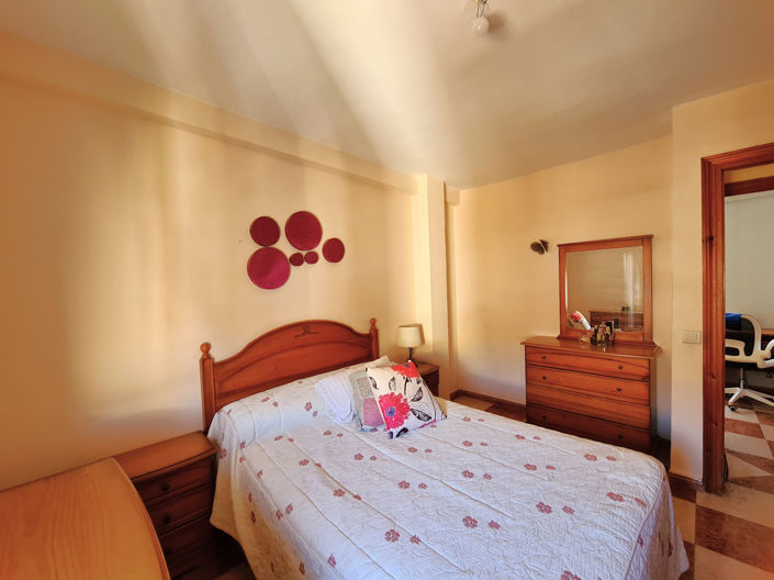 Image No.18-3 Bed Apartment for sale