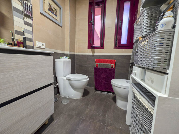 Image No.41-3 Bed Property for sale