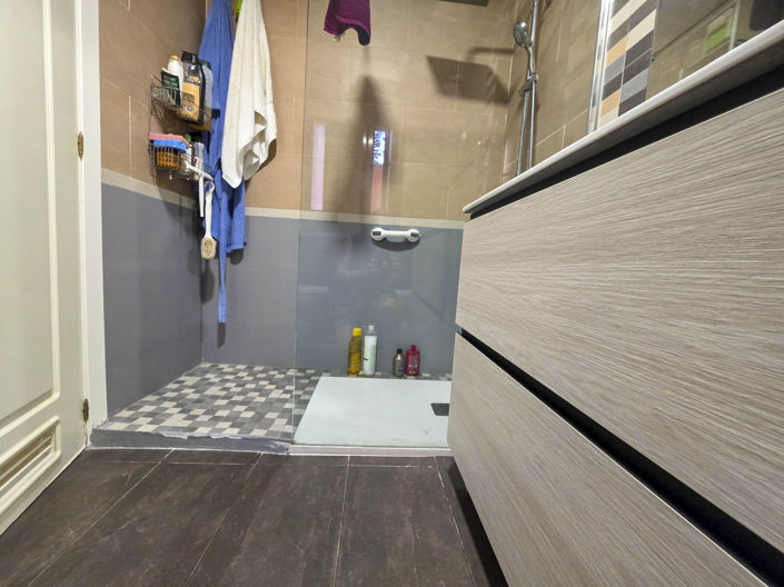 Image No.42-3 Bed Property for sale