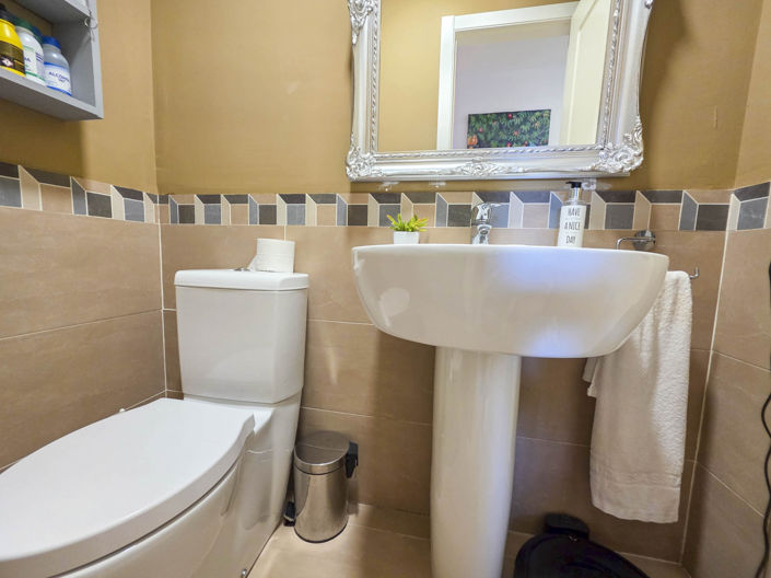 Image No.48-3 Bed Property for sale