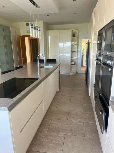 Image No.9-5 Bed House for sale