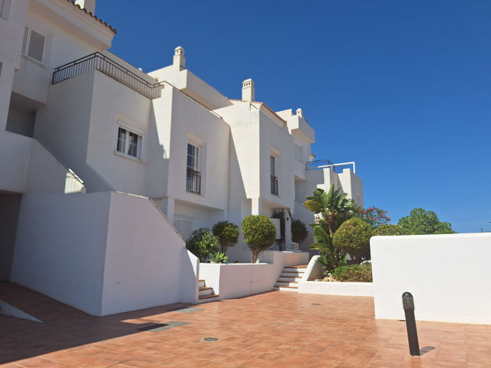 Image No.17-2 Bed Property for sale