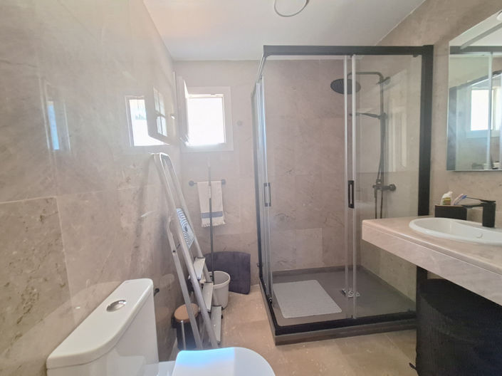 Image No.5-2 Bed Property for sale