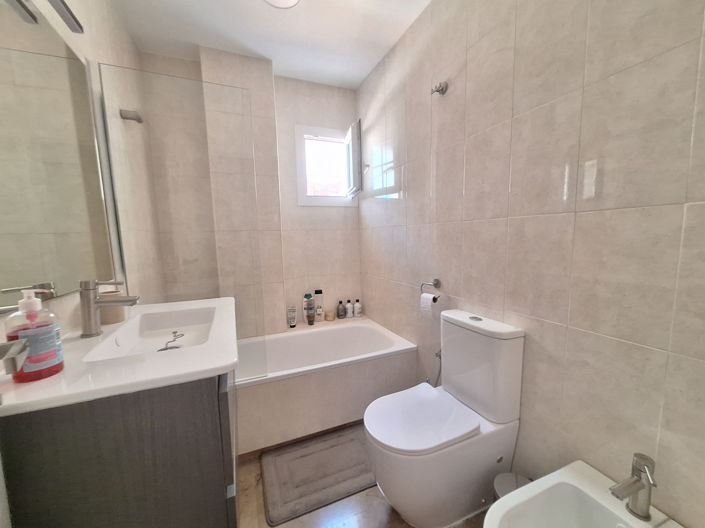 Image No.6-2 Bed Property for sale