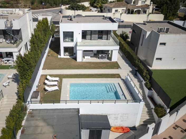 Image No.1-3 Bed House for sale