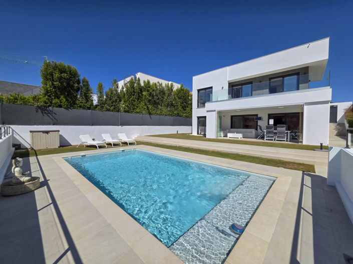 Image No.18-3 Bed House for sale