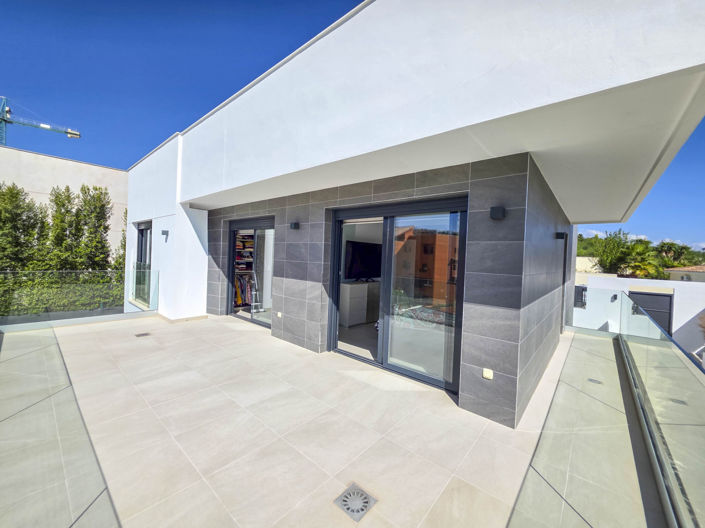 Image No.22-3 Bed House for sale