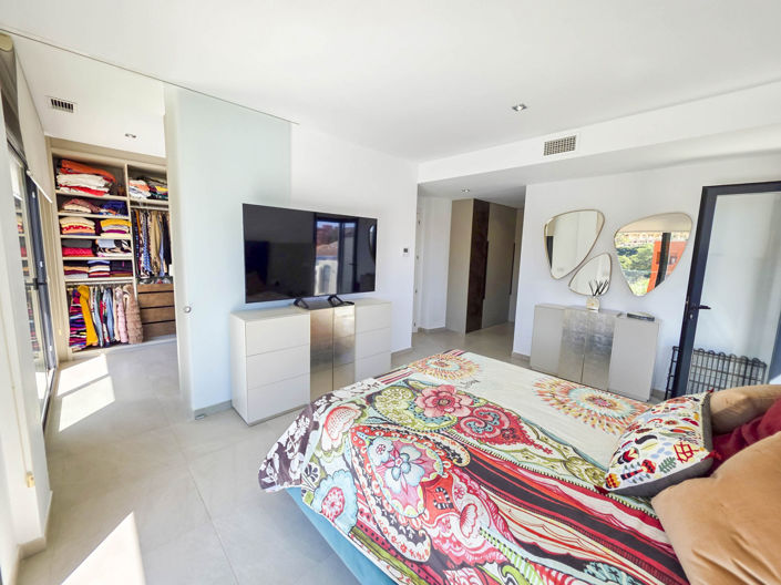 Image No.29-3 Bed House for sale