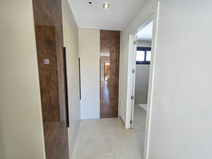 Image No.38-3 Bed House for sale