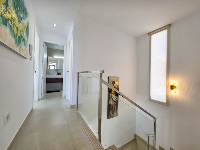 Image No.7-3 Bed House for sale