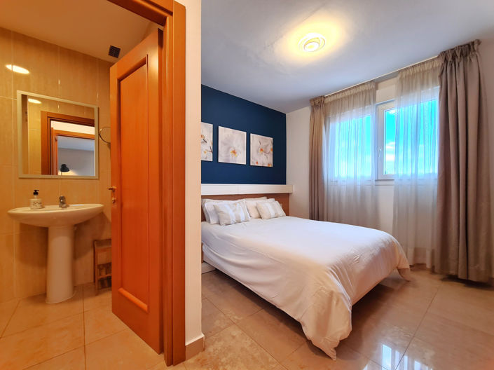 Image No.31-2 Bed Apartment for sale