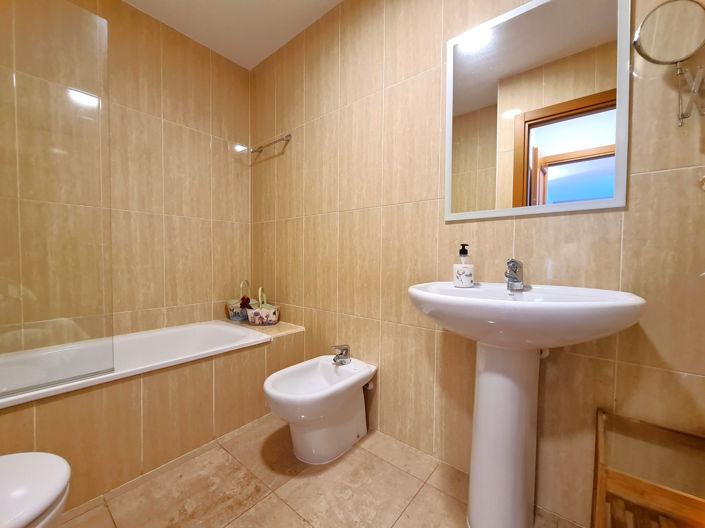 Image No.35-2 Bed Apartment for sale